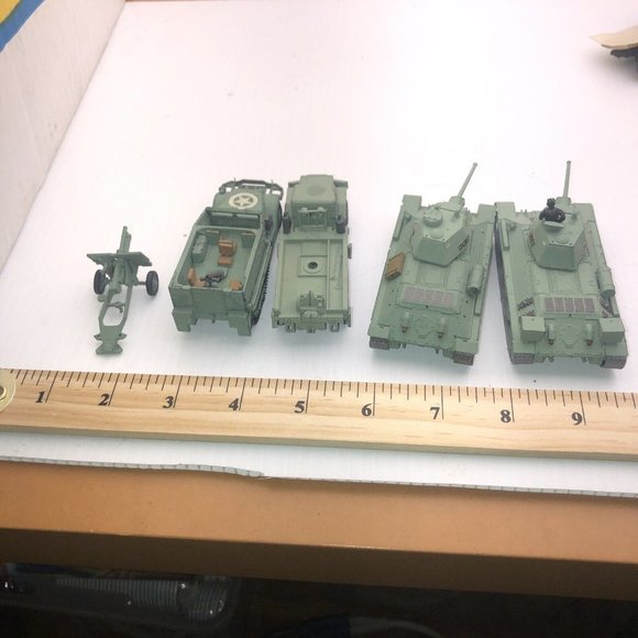 Vintage Airfix Model WWII US Army Vehicles 5 Piece Lot Missing Winch For Truck - Picture 5 of 5